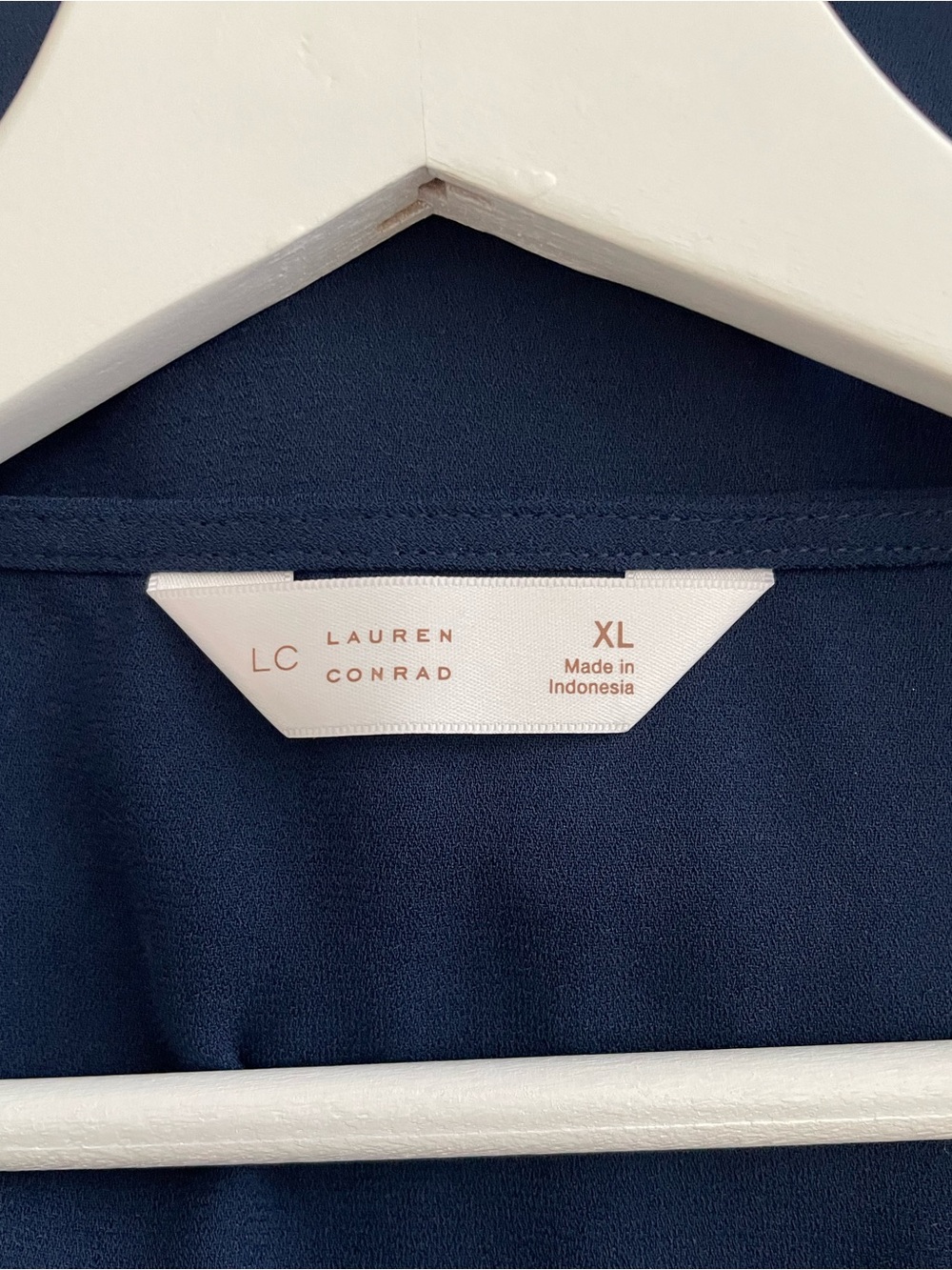 LC Lauren Conrad Navy Button Front Ruffle Sleeve Blouse Size XL - Picture 4 of 5